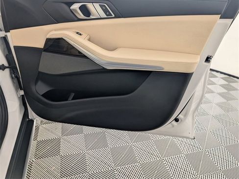 Used 2020 BMW X5 xDrive40i w/ Executive Package image 36