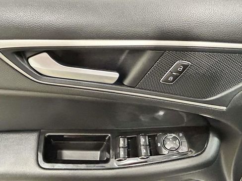 Used 2020 Ford Edge SEL FWD image 13