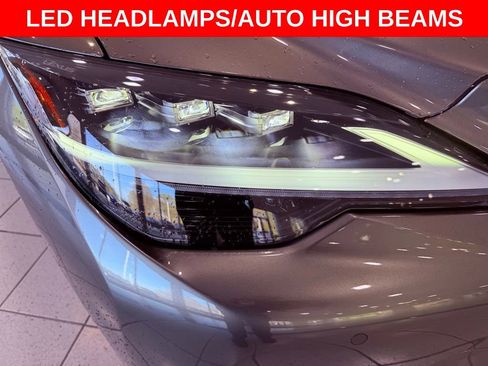 Used 2023 Lexus LS 500 w/ Accessory Package (Z2) image 10