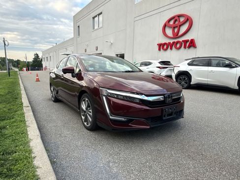 Used 2018 Honda Clarity Plug-In Hybrid image 3