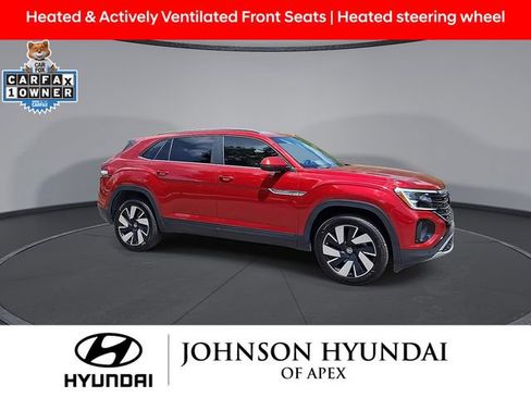 Used 2024 Volkswagen Atlas Cross Sport SE w/ Panoramic Sunroof Package FWD image 10