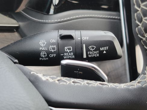 Used 2023 Jeep Grand Cherokee 4WD 4xe w/ Luxury Tech Group II image 17