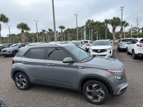 Used 2022 Hyundai Venue SEL image 5