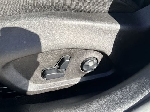 Used 2020 Jeep Renegade Latitude w/ Cold Weather Group image 17