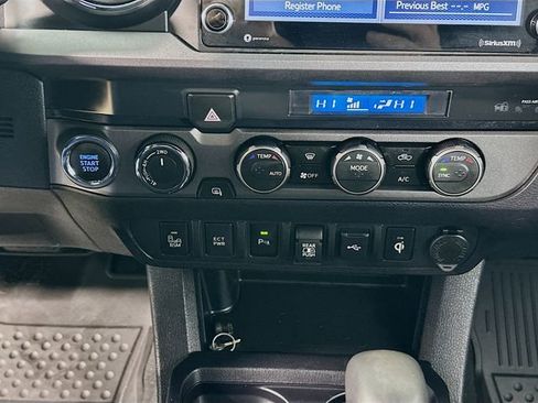 Used 2022 Toyota Tacoma TRD Off-Road w/ Technology Package AWD/4WD image 27