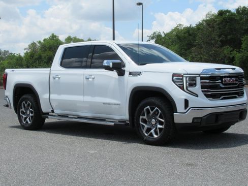 Used 2022 GMC Sierra 1500 SLT AWD/4WD image 1