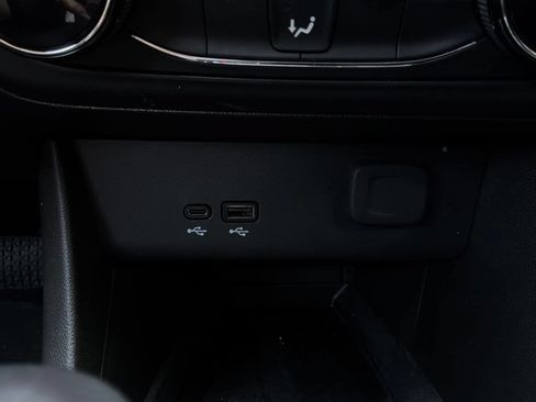 Used 2025 Buick Encore GX Preferred FWD image 24
