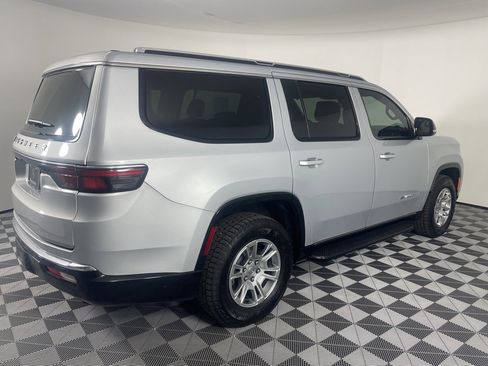 Used 2024 Jeep Wagoneer 4WD w/ HD Trailer Tow Package image 8