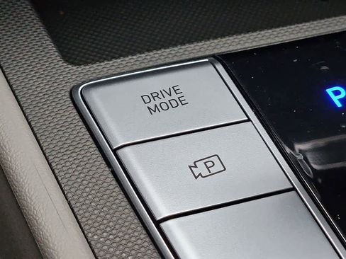 Used 2025 Hyundai Elantra Sport FWD image 18