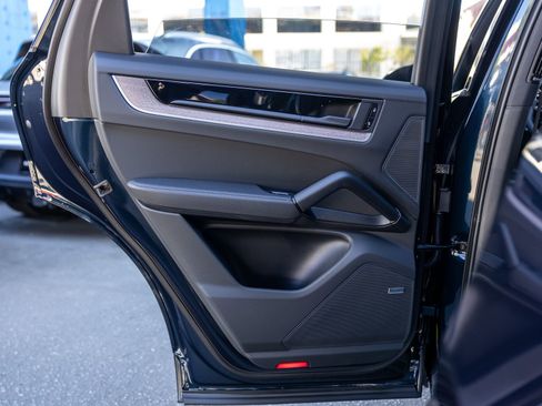 New 2026 Porsche Cayenne image 43