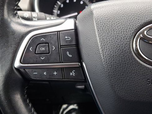 Used 2021 Toyota Highlander XLE image 22