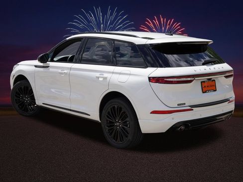 Used 2023 Lincoln Corsair Reserve w/ Jet Appearance Package AWD/4WD image 7