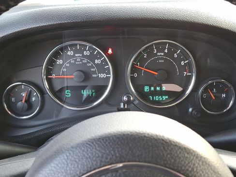 Used 2016 Jeep Wrangler Unlimited Sport image 21