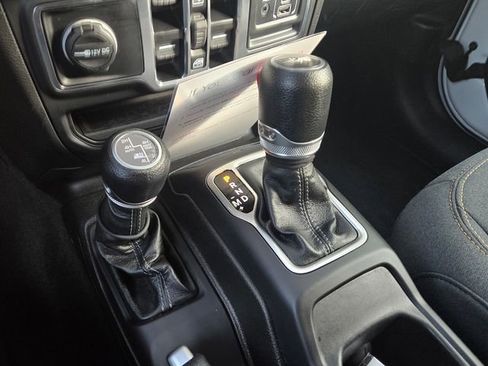 Used 2024 Jeep Wrangler Unlimited w/ Convenience Group image 22