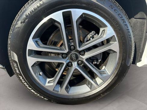 Certified 2025 Audi Q5 Premium w/ Convenience Package AWD/4WD image 14