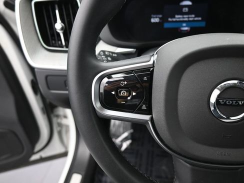 Used 2025 Volvo XC60 B5 Plus AWD/4WD image 28