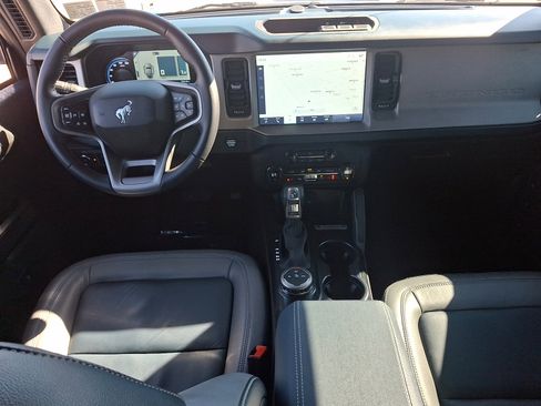 Used 2024 Ford Bronco Outer Banks image 15
