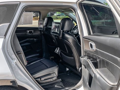Used 2022 Kia Sorento SX FWD image 14