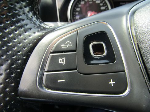 Used 2018 Mercedes-Benz E 300 4MATIC w/ Premium 1 Package image 26