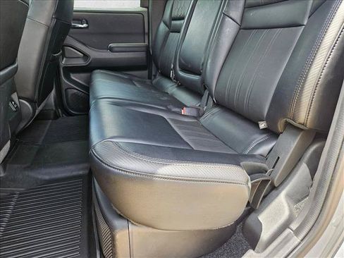 Used 2022 Nissan Frontier PRO-4X w/ Pro-4X Premium Package AWD/4WD image 17
