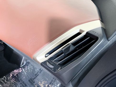 Used 2023 BMW iX xDrive50 w/ Sport Package image 51