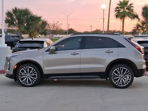 Used 2024 Cadillac XT4 Sport w/ Technology Package image 3