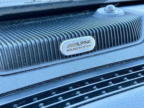 Used 2017 RAM 1500 Laramie w/ Convenience Group image 18