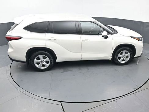 Used 2021 Toyota Highlander LE image 45