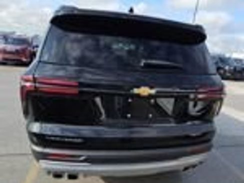 Used 2026 Chevrolet Traverse LT FWD image 11