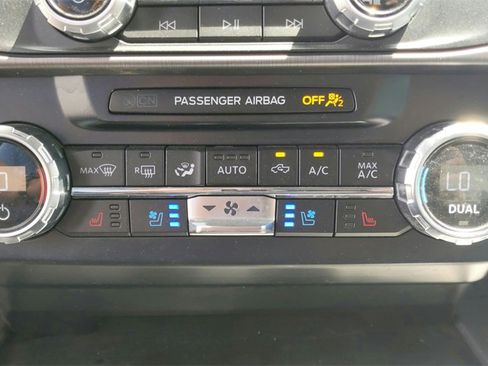 Used 2022 Ford F450 Limited w/ FX4 Off-Road Package image 27