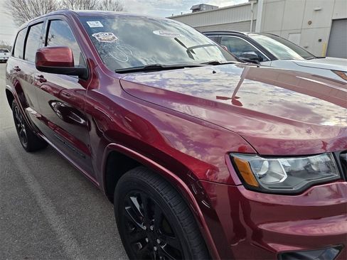 Used 2017 Jeep Grand Cherokee Altitude image 8