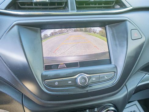 Used 2023 Chevrolet TrailBlazer LS image 19