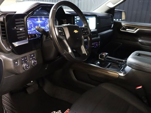Used 2022 Chevrolet Silverado 1500 LT image 40