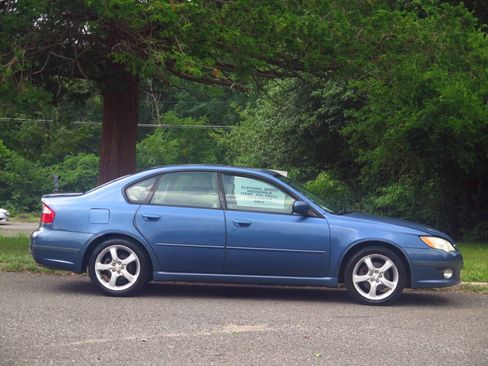 Used 2009 Subaru Legacy 2.5i Special Edition AWD/4WD image 9