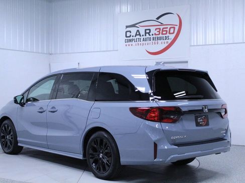 Used 2025 Honda Odyssey Sport-L image 4
