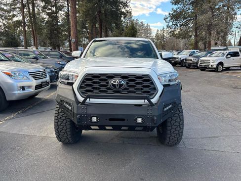 Used 2020 Toyota Tacoma TRD Off-Road w/ Technology Package image 7