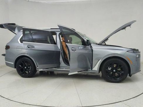 Used 2026 BMW X7 xDrive40i image 73