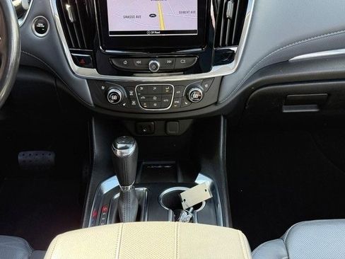 Used 2019 Chevrolet Traverse Premier w/ Driver Confidence II Package image 16