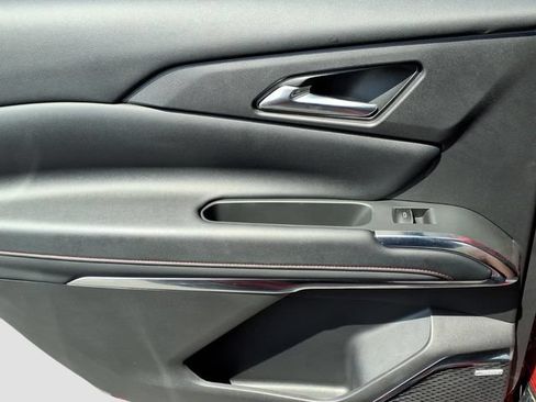 Used 2025 Chevrolet Traverse RS w/ LPO, Floor Liner Package FWD image 15