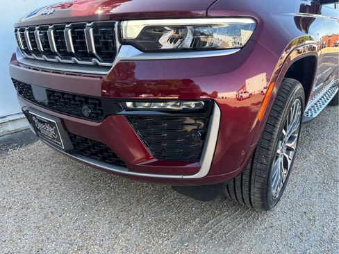 New 2026 Jeep Grand Cherokee L Summit AWD/4WD image 10