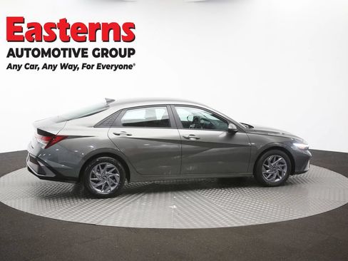 Used 2024 Hyundai Elantra SEL FWD image 42