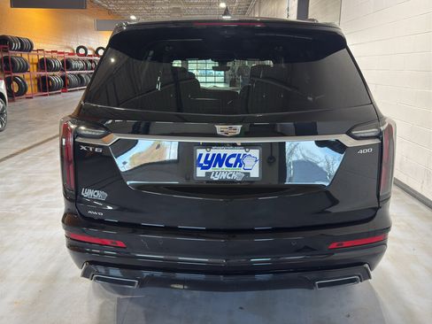 Used 2024 Cadillac XT6 Sport w/ Technology Package image 5