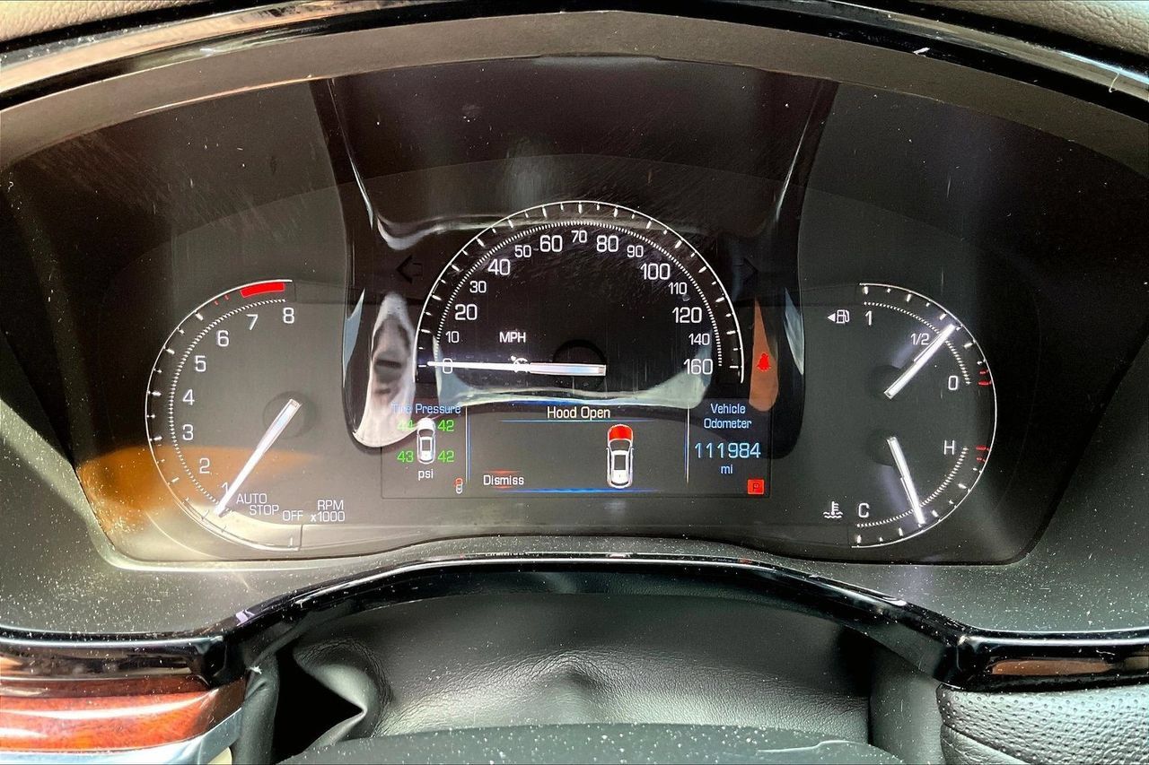 Used 2017 Cadillac XT5 Luxury w/ Driver Awareness Package FWD image 12