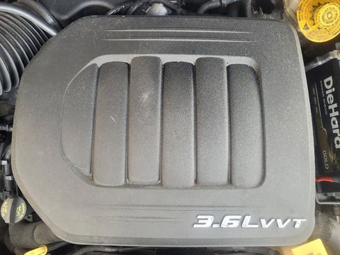 Used 2014 Dodge Grand Caravan R/T image 30