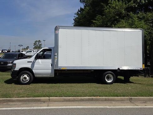 Used 2024 Ford E-350 and Econoline 350 Super Duty w/ Power Windows & Locks Group RWD image 5