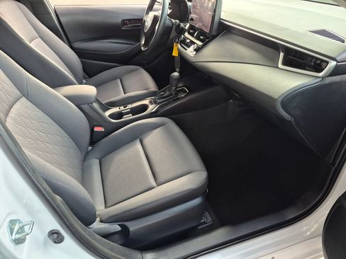 Used 2024 Toyota Corolla LE FWD image 31
