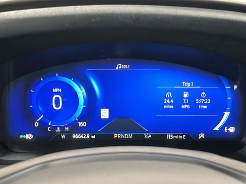 Used 2020 Ford Explorer Platinum w/ Premium Technology Package AWD/4WD image 17