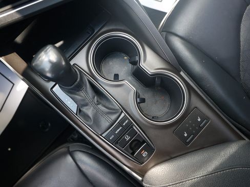 Used 2021 Toyota Camry XSE FWD image 37
