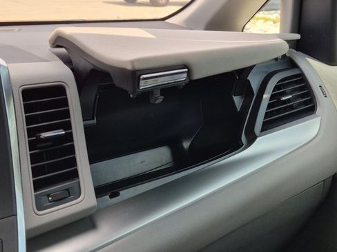 Used 2019 Toyota Sienna LE FWD image 29