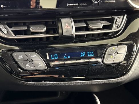 Used 2019 Toyota C-HR XLE FWD image 32